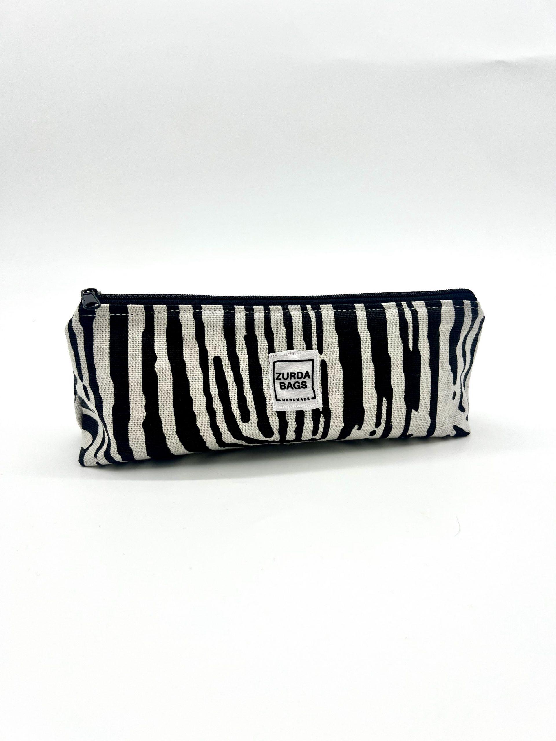 Estuche triangulo Zyra